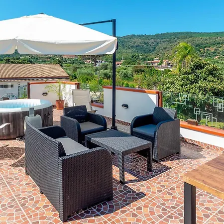 In San Marco Castellabate With Jacuzzi Holiday home San Marco di Castellabate