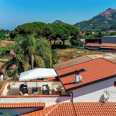 In San Marco Castellabate With Jacuzzi Holiday home San Marco di Castellabate